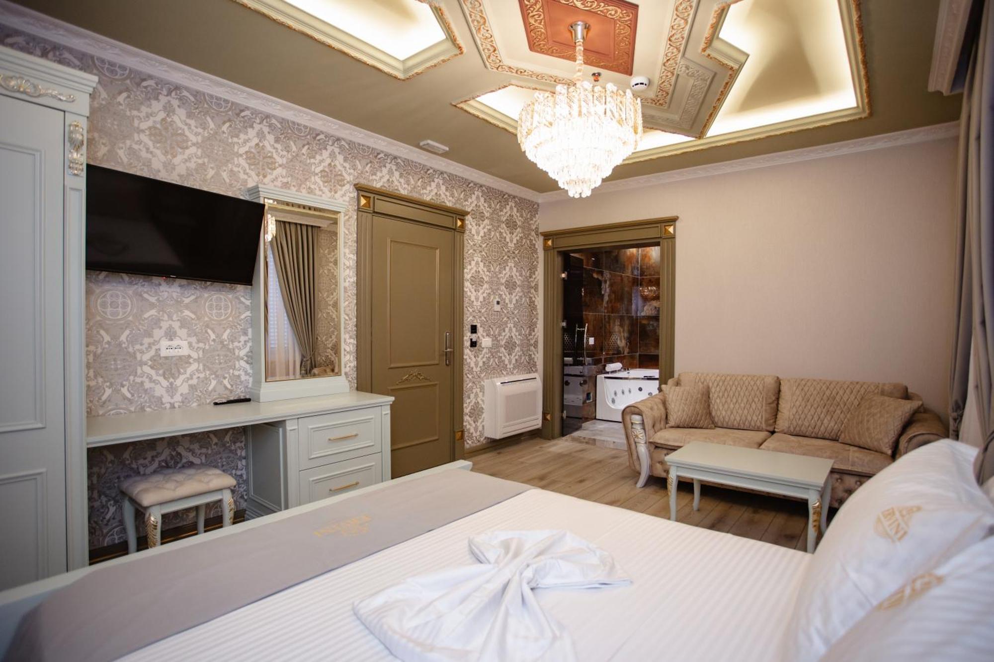 Ervini Boutique Hotel Shkoder Exterior photo